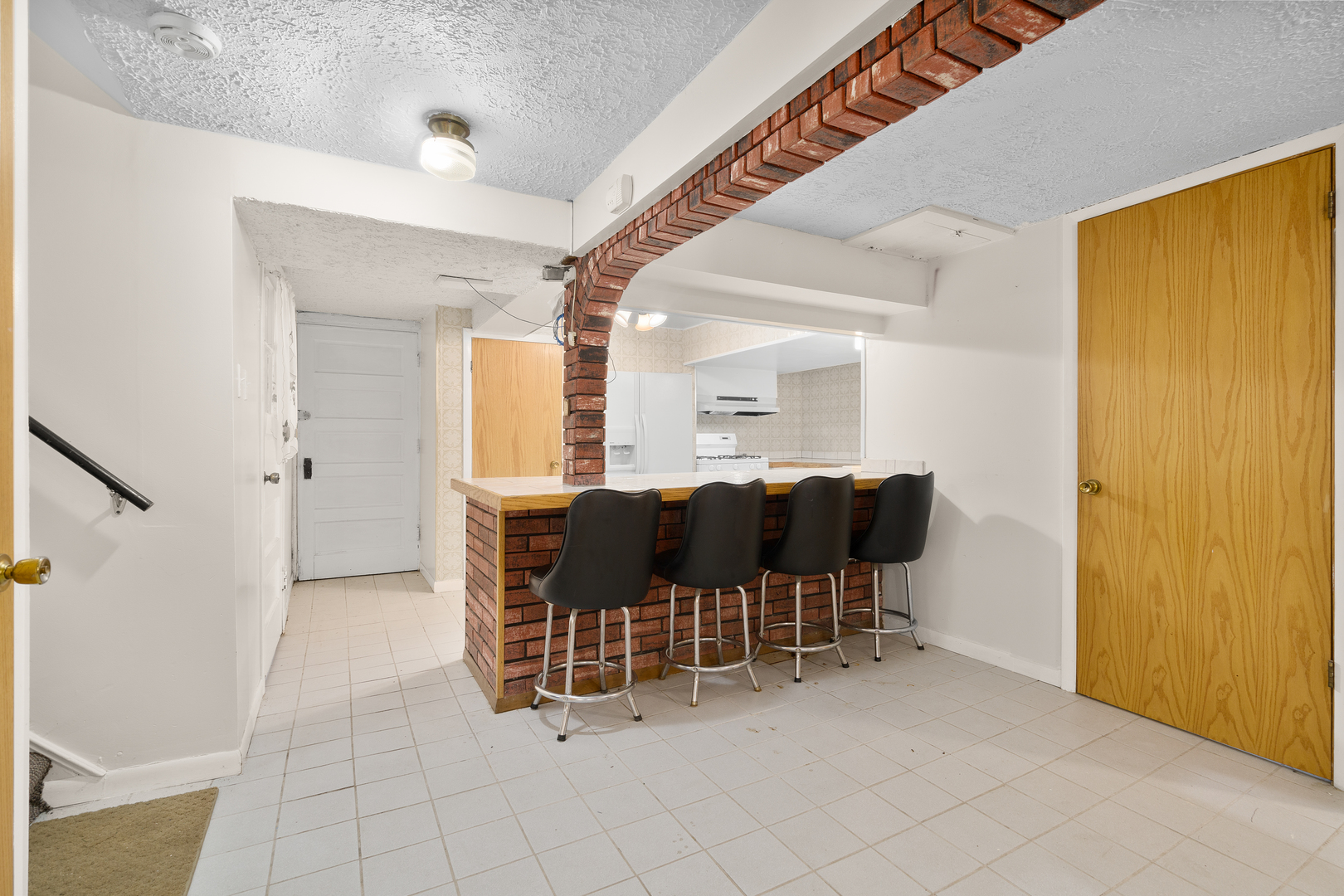 7324 W Lunt Avenue, Chicago, IL 60631