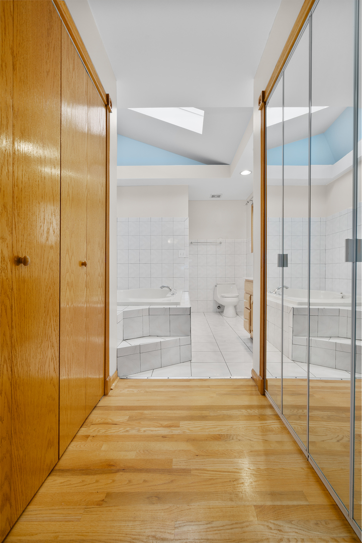 7324 W Lunt Avenue, Chicago, IL 60631