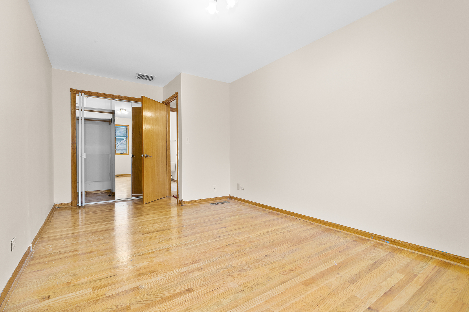 7324 W Lunt Avenue, Chicago, IL 60631