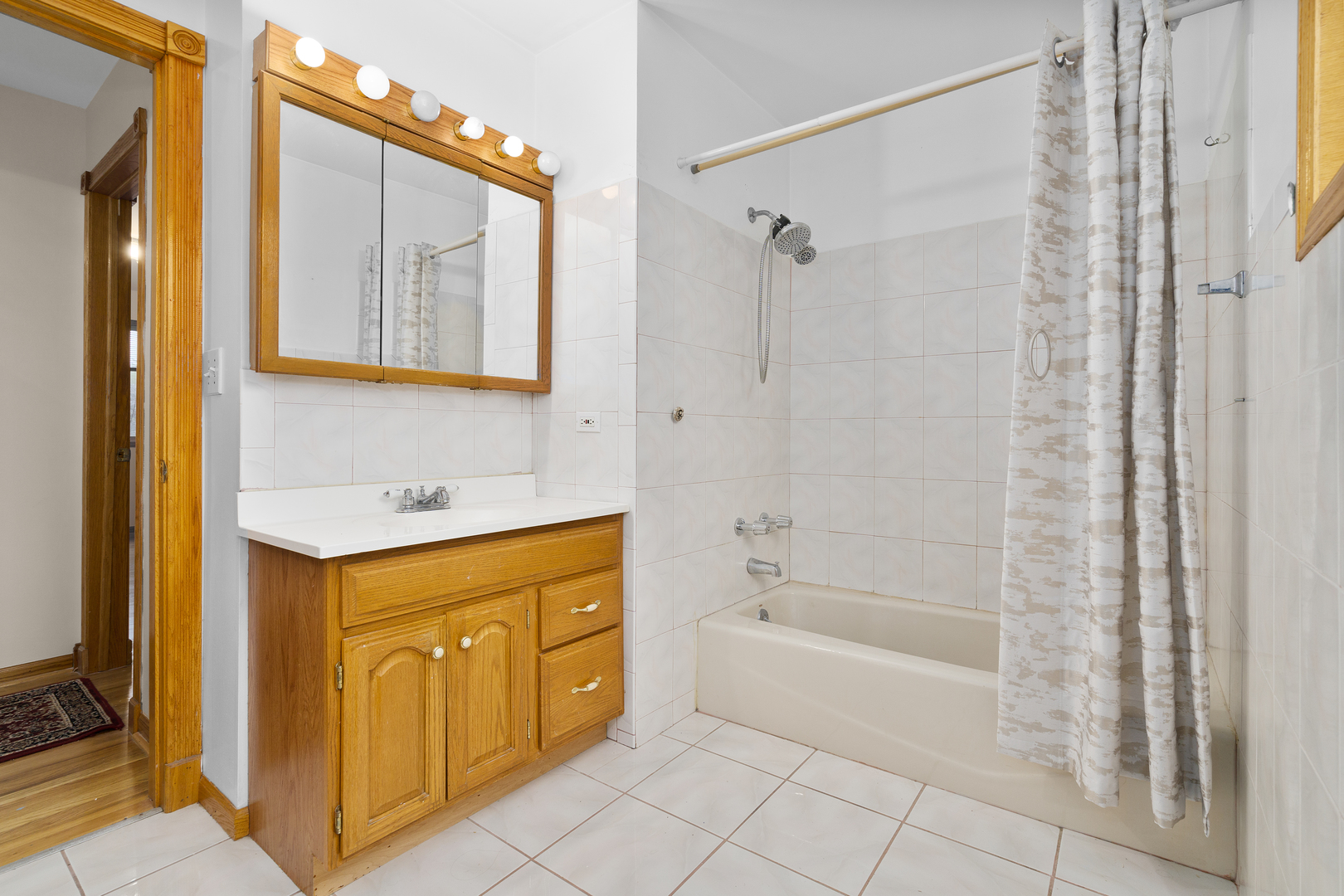 7324 W Lunt Avenue, Chicago, IL 60631
