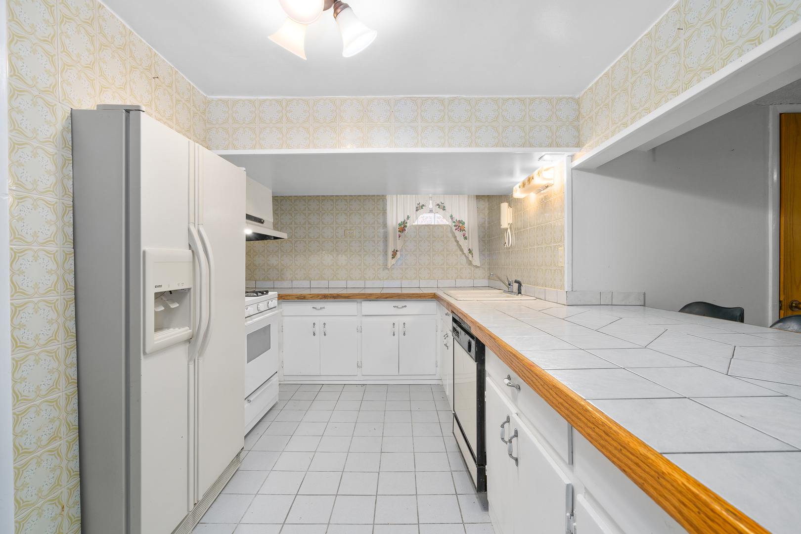 7324 W Lunt Avenue, Chicago, IL 60631