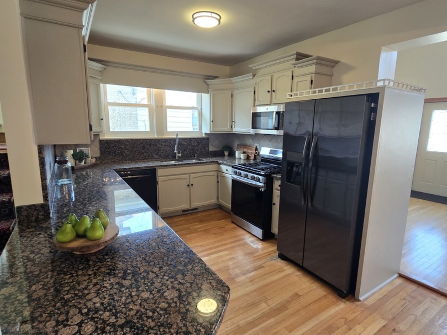 7324 W Lunt Avenue, Chicago, IL 60631