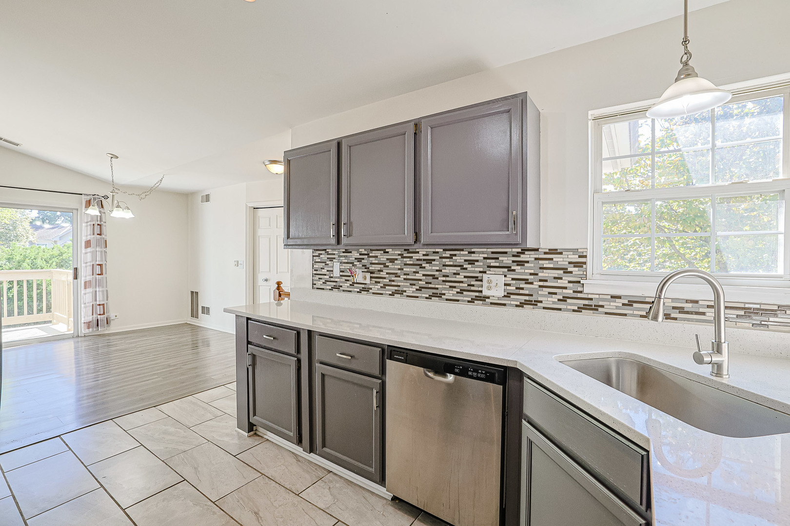 712 Shady Oaks Court, Elgin, IL 60120