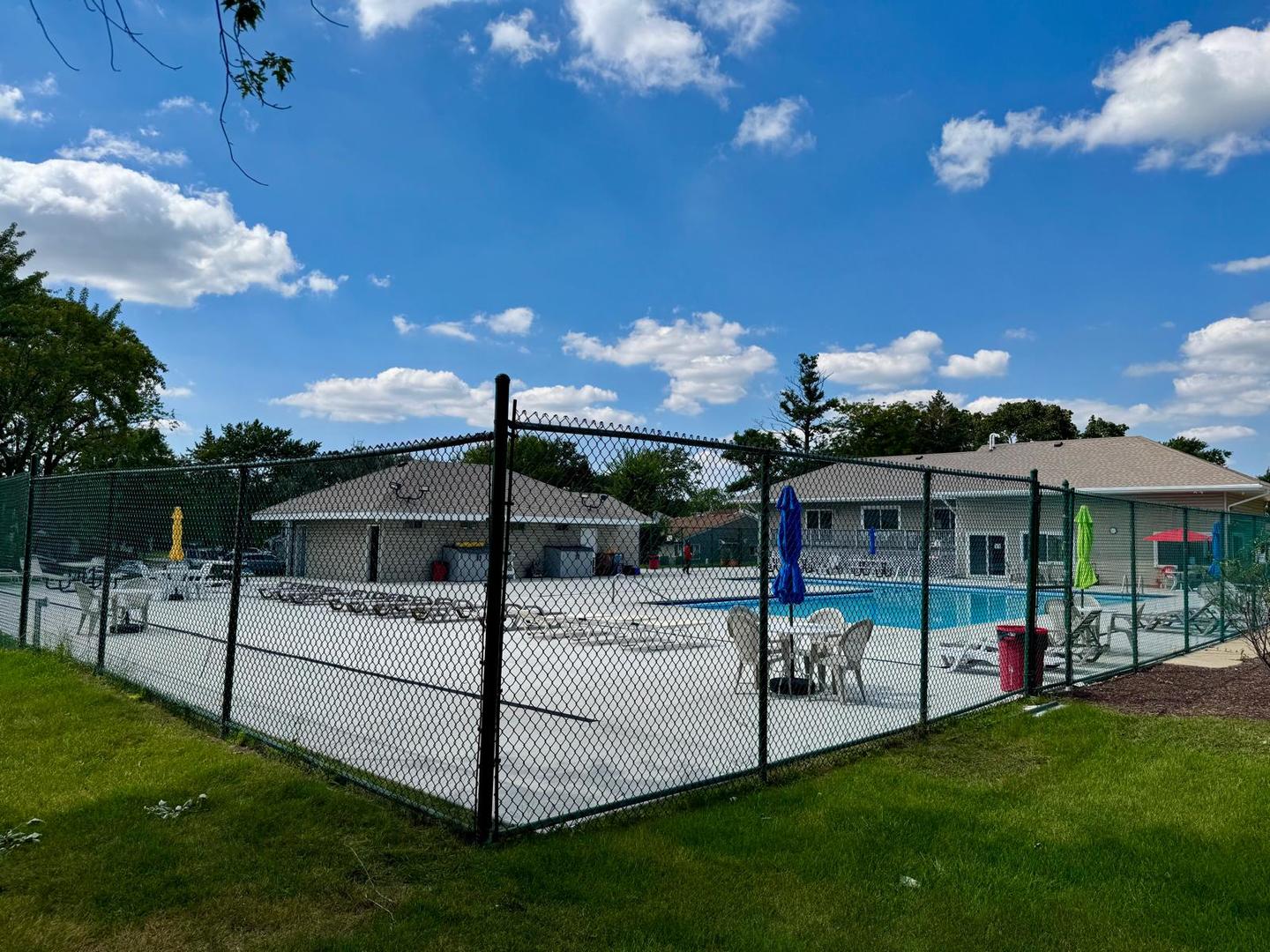 418 Farmbrook Court, Romeoville, IL 60446