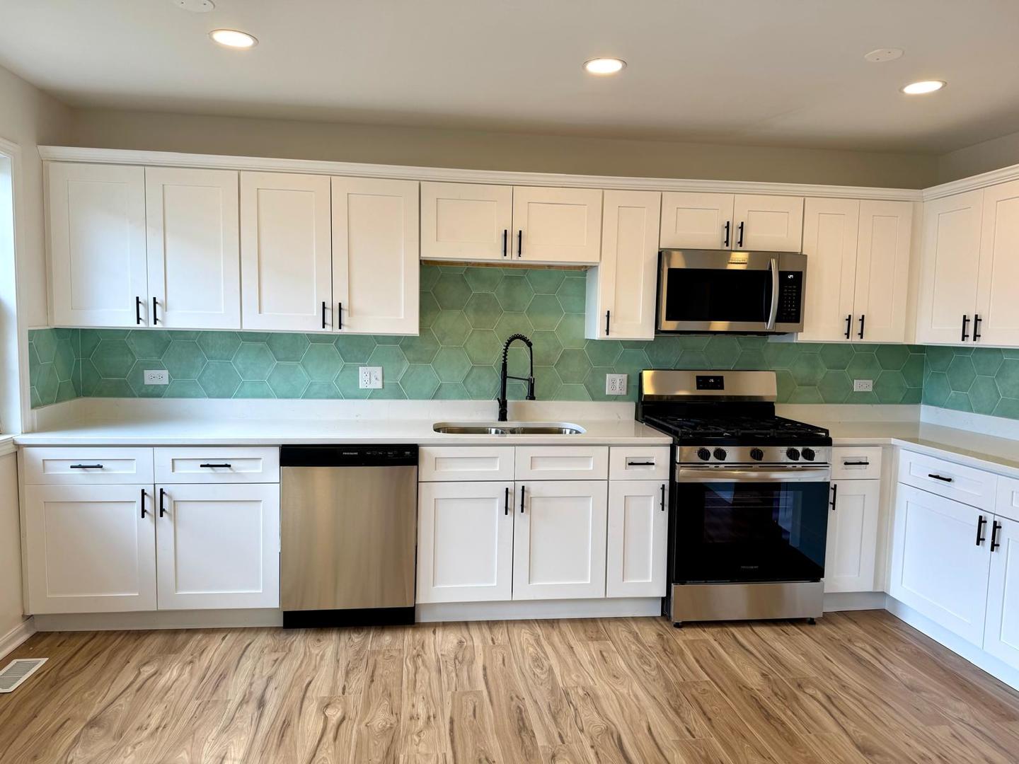 418 Farmbrook Court, Romeoville, IL 60446
