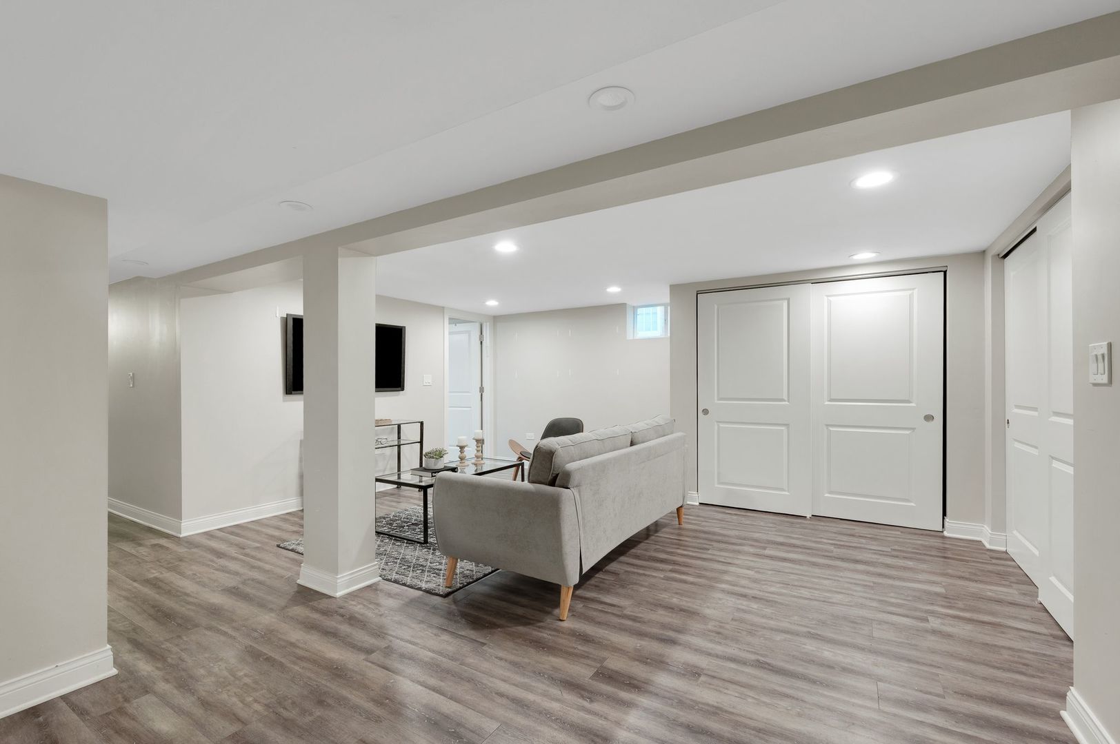 3123 W Chase Avenue, Chicago, IL 60645