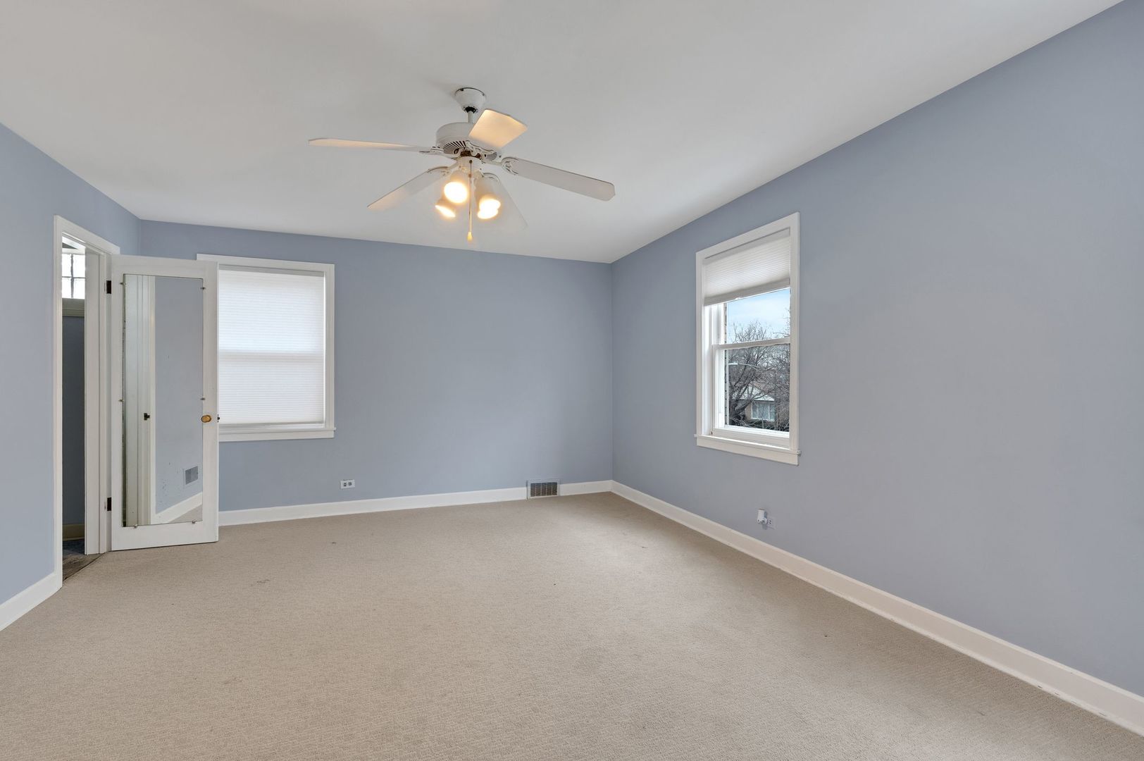 3123 W Chase Avenue, Chicago, IL 60645