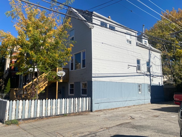 2417 N Washtenaw Avenue, Chicago, IL 60647