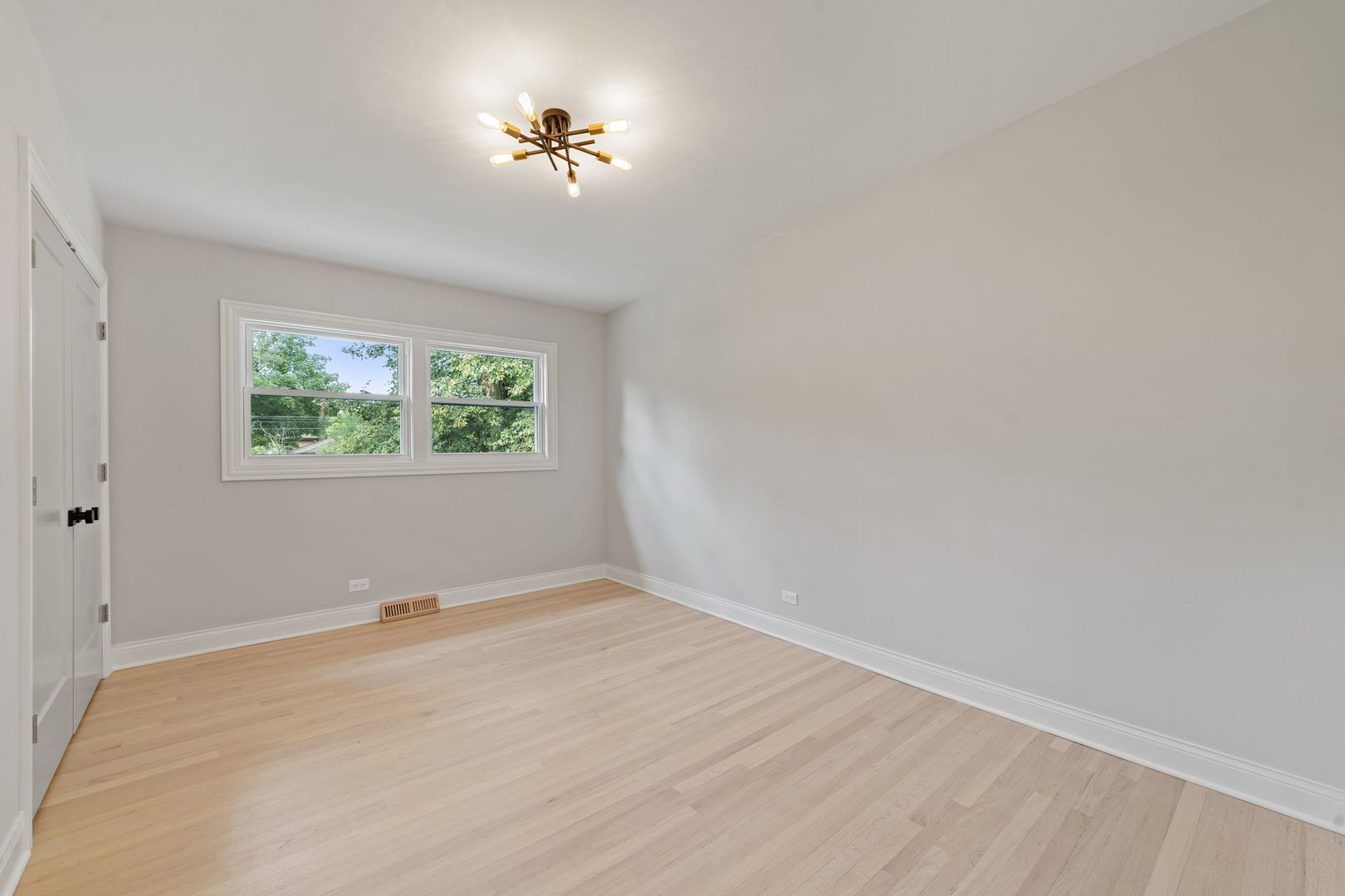 319 Kilpatrick Avenue, Wilmette, IL 60091
