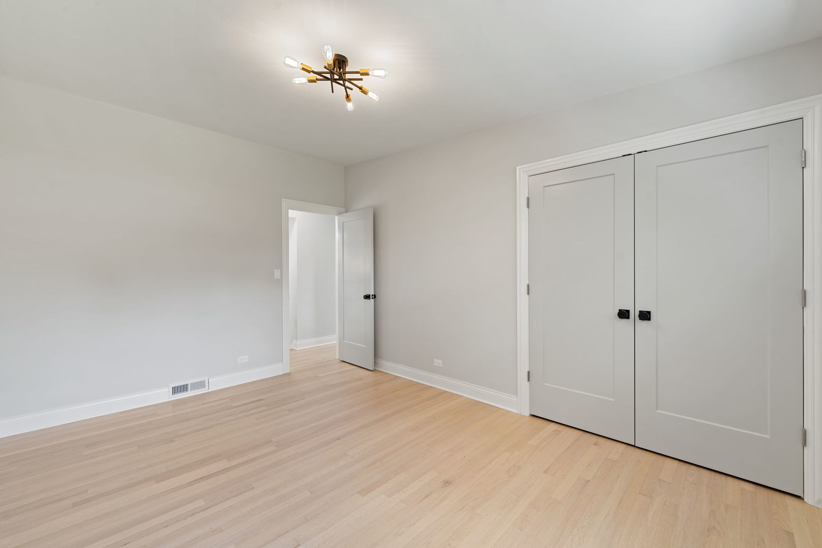 319 Kilpatrick Avenue, Wilmette, IL 60091