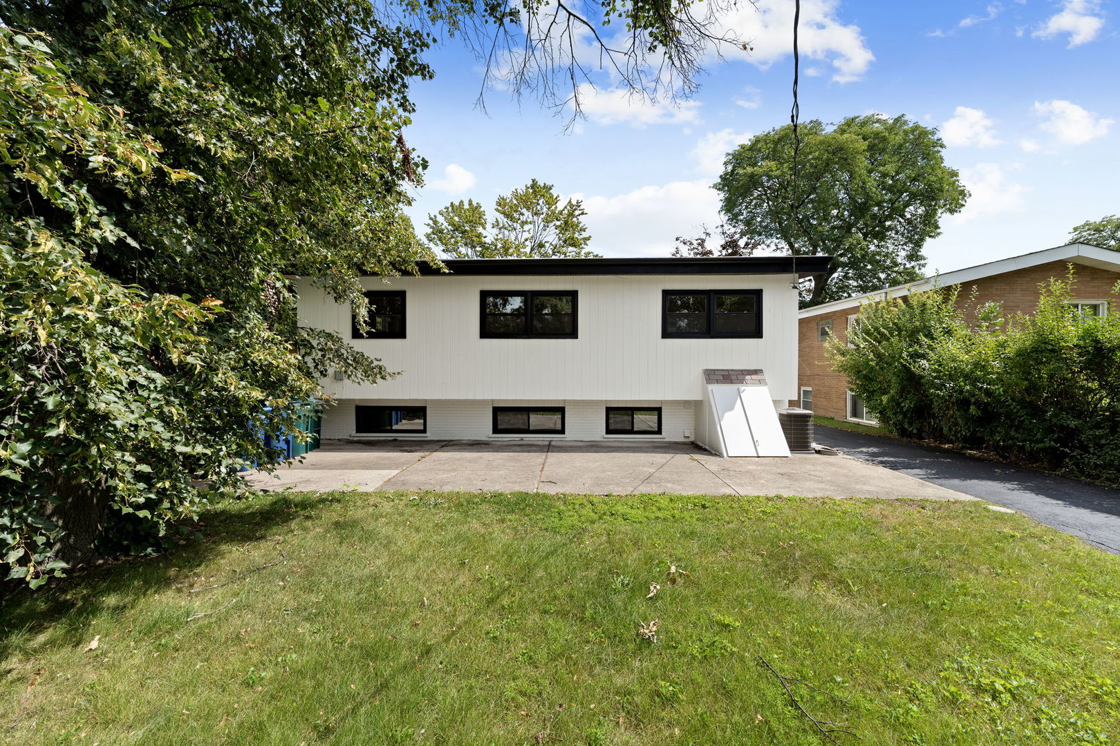 319 Kilpatrick Avenue, Wilmette, IL 60091