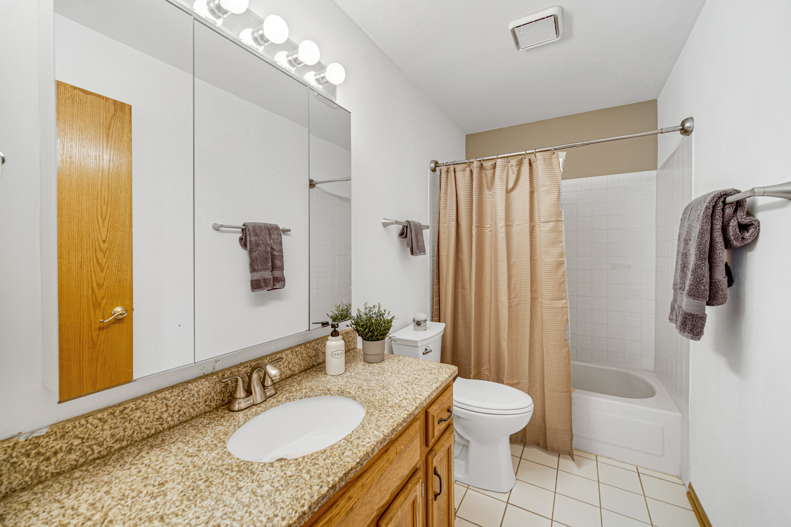 67 Shelby Court, Vernon Hills, IL 60061