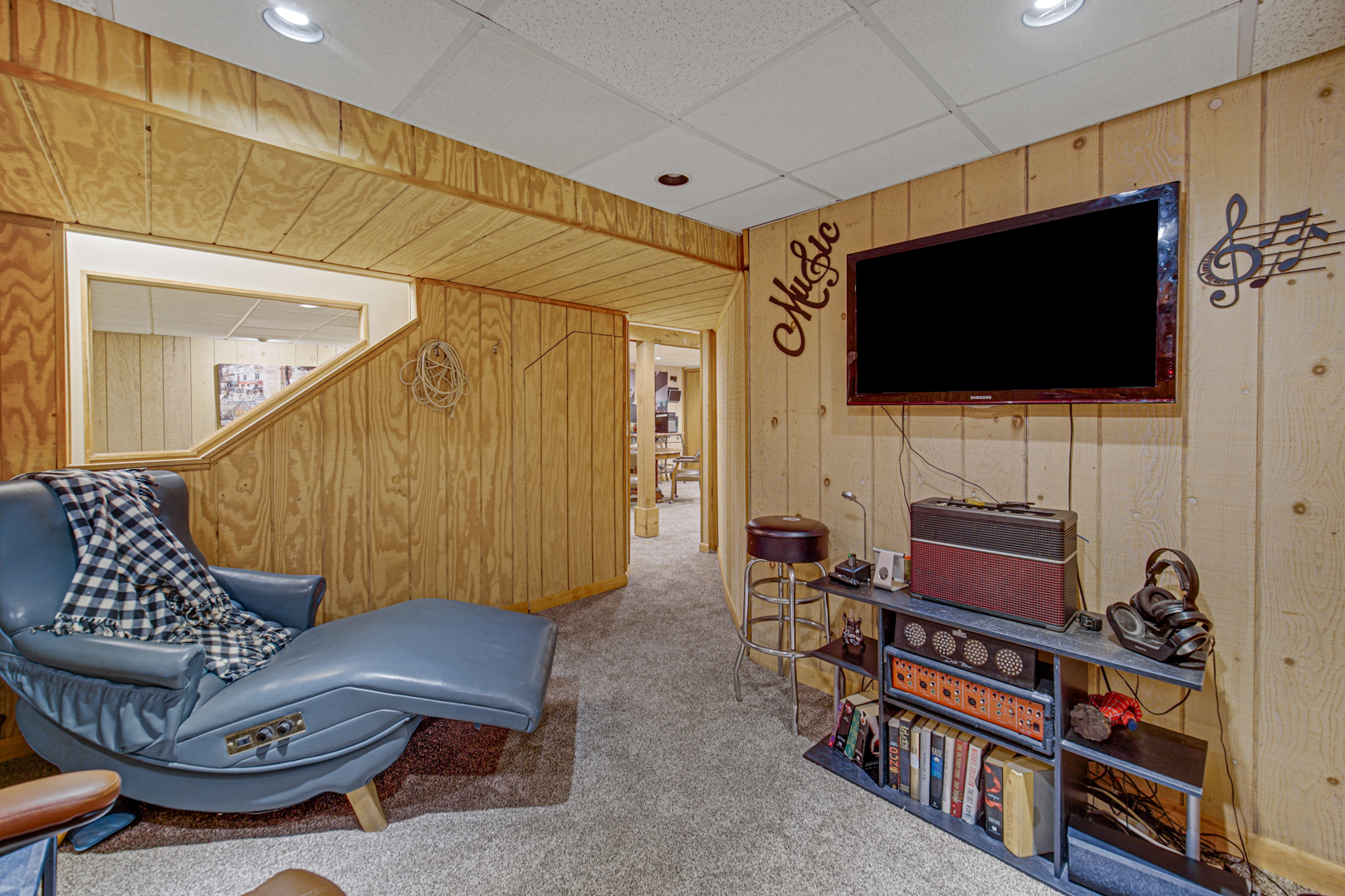 67 Shelby Court, Vernon Hills, IL 60061