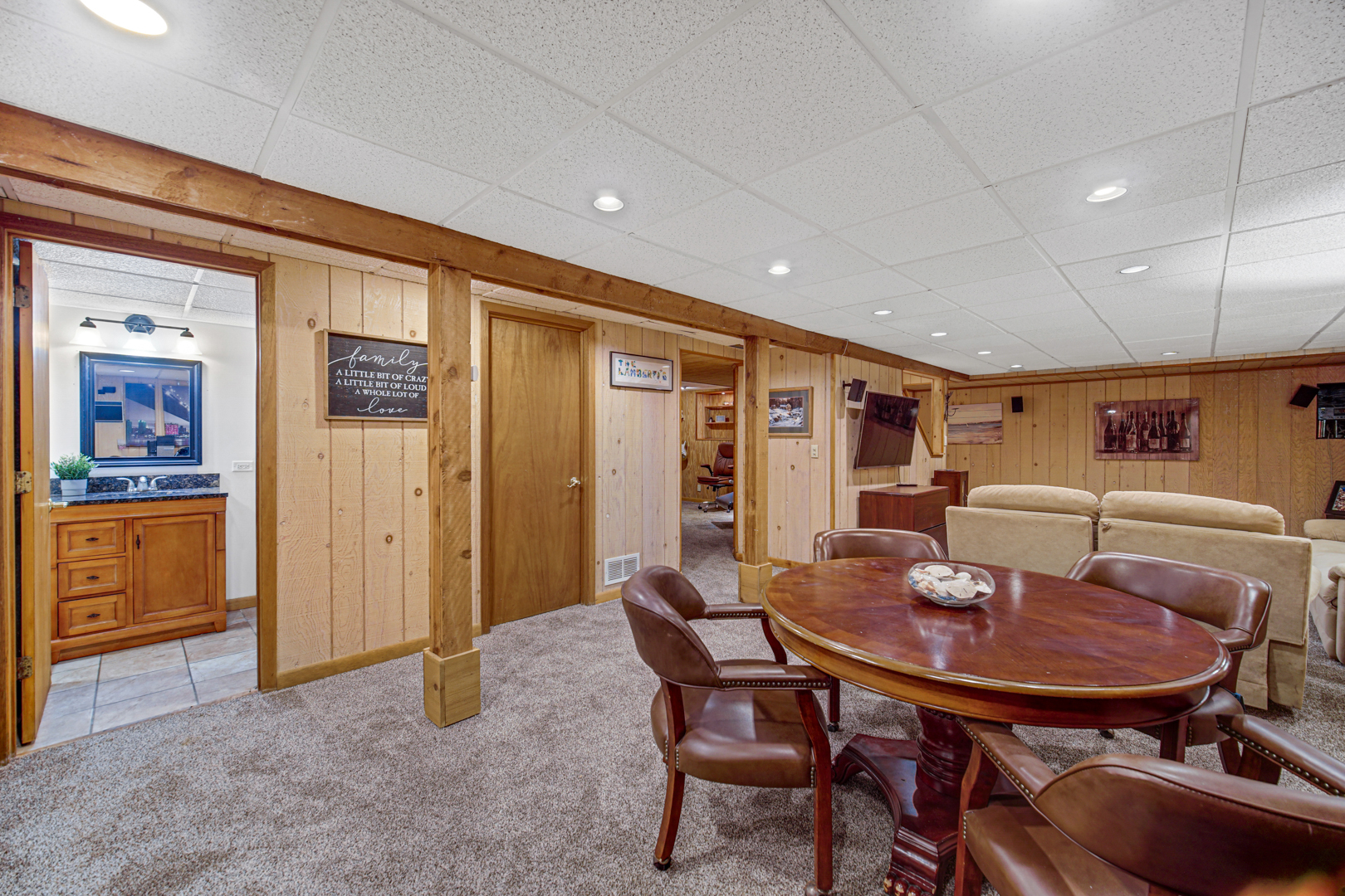 67 Shelby Court, Vernon Hills, IL 60061