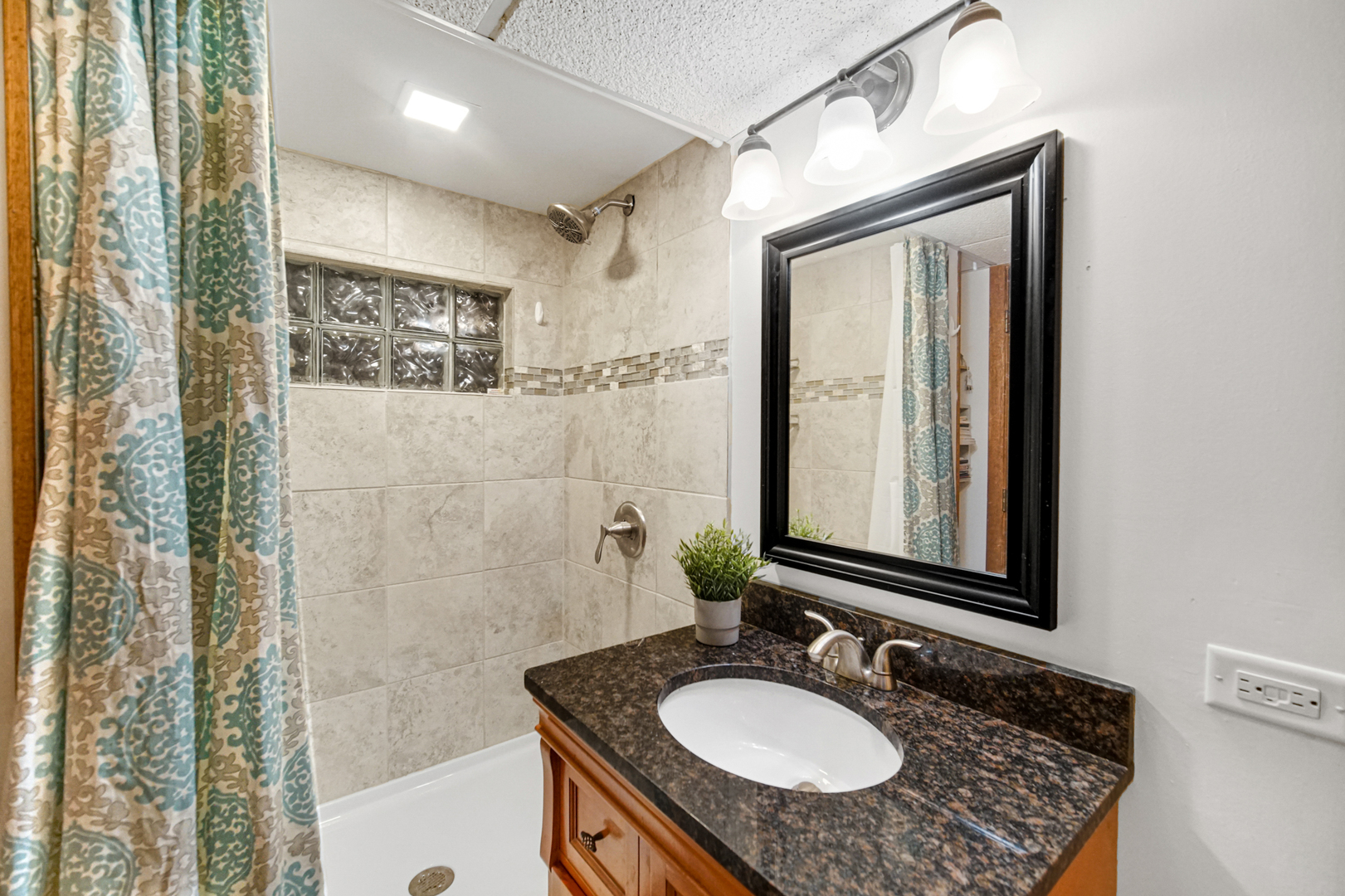 67 Shelby Court, Vernon Hills, IL 60061