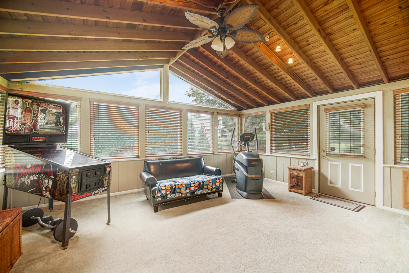 67 Shelby Court, Vernon Hills, IL 60061