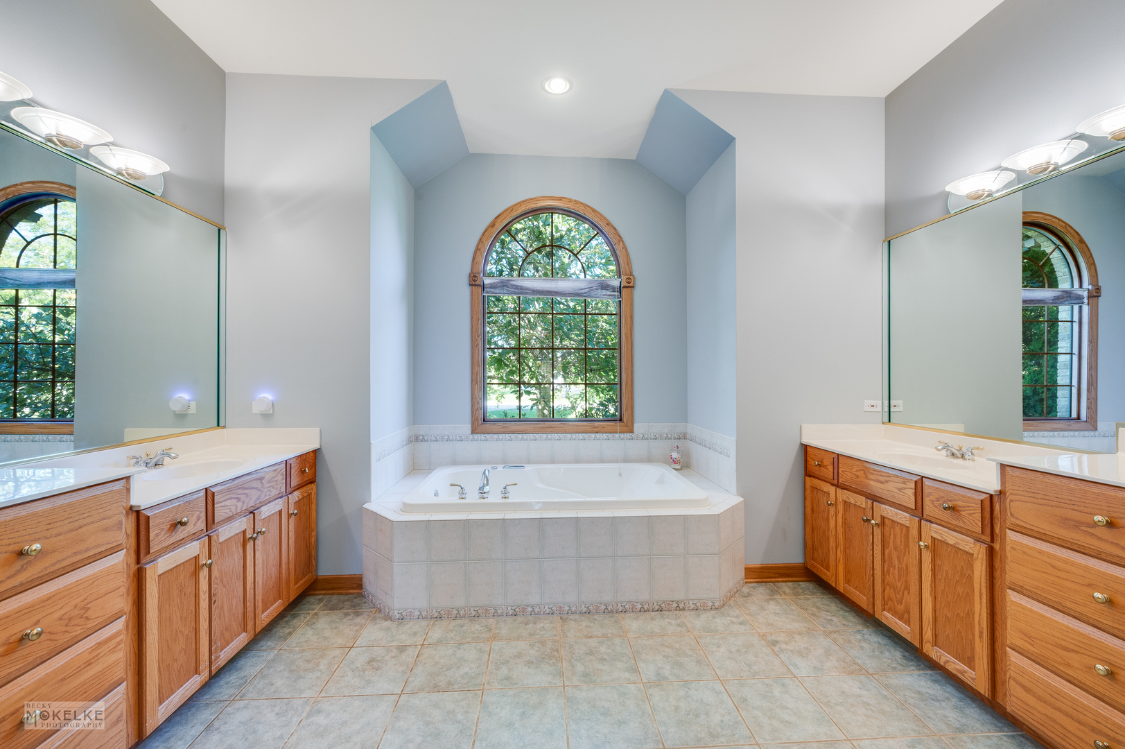 833 Carolyn Court, Elburn, IL 60119