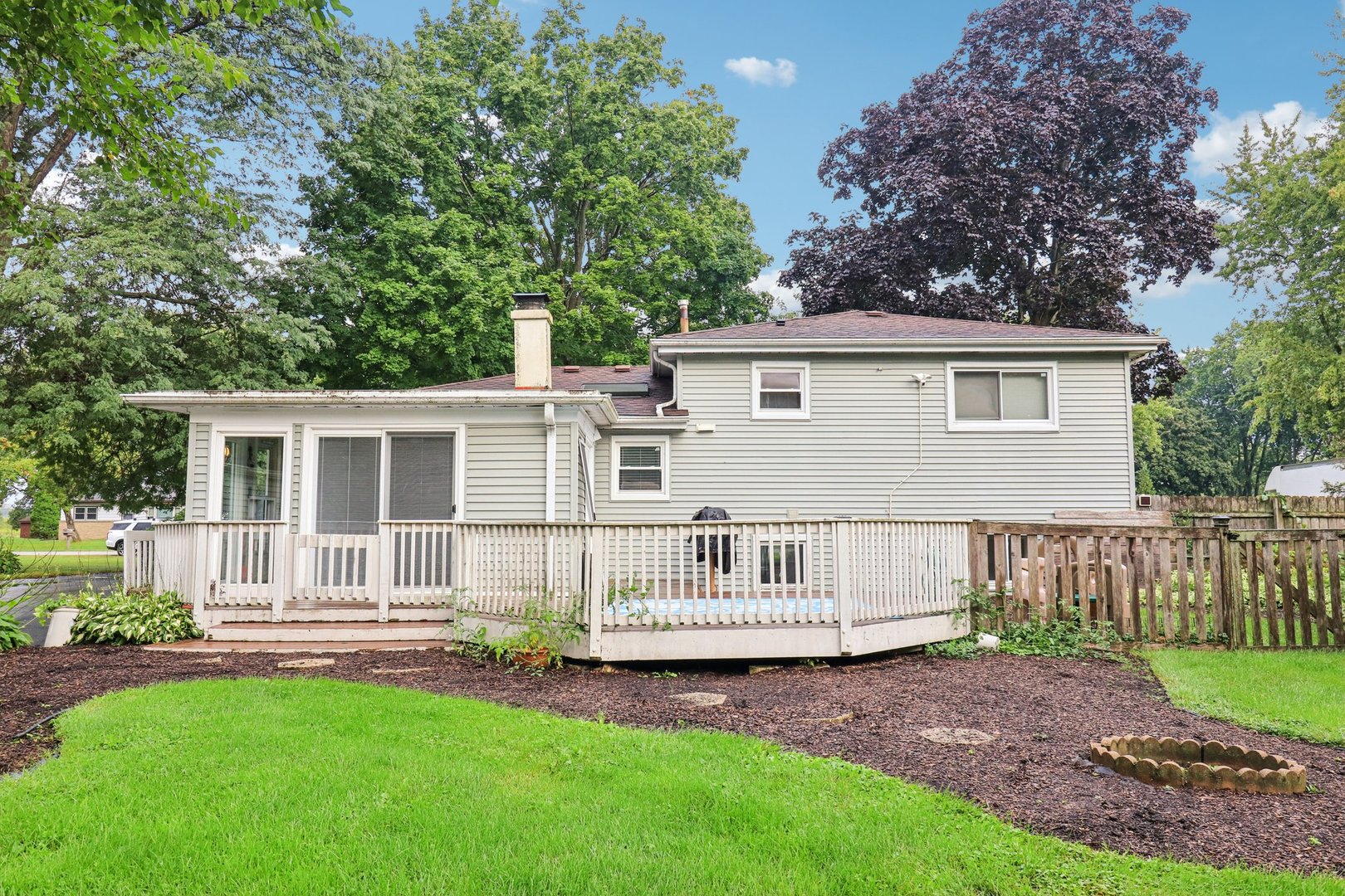 37371 N Shirley Drive, Gurnee, IL 60031