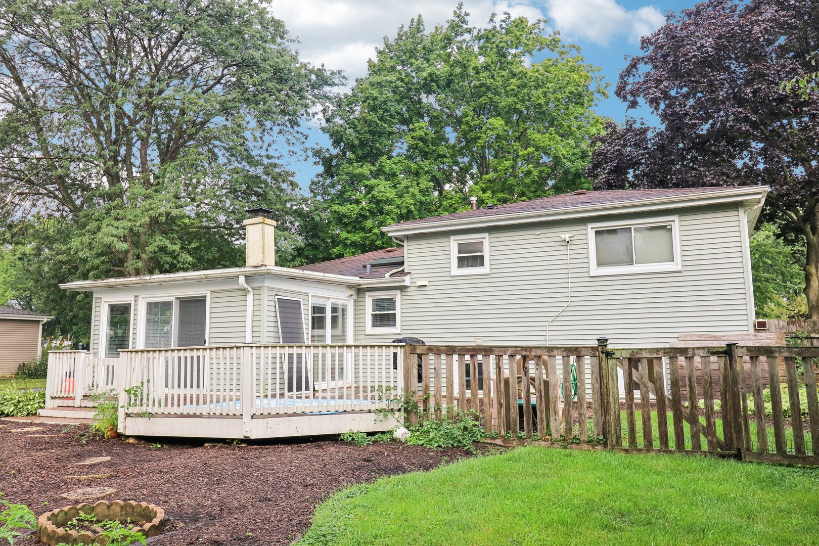 37371 N Shirley Drive, Gurnee, IL 60031