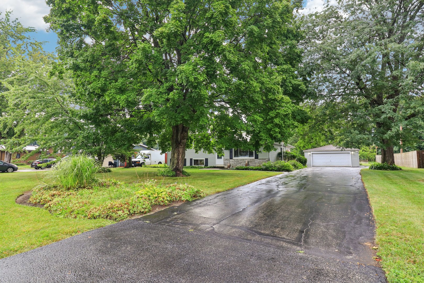 37371 N Shirley Drive, Gurnee, IL 60031