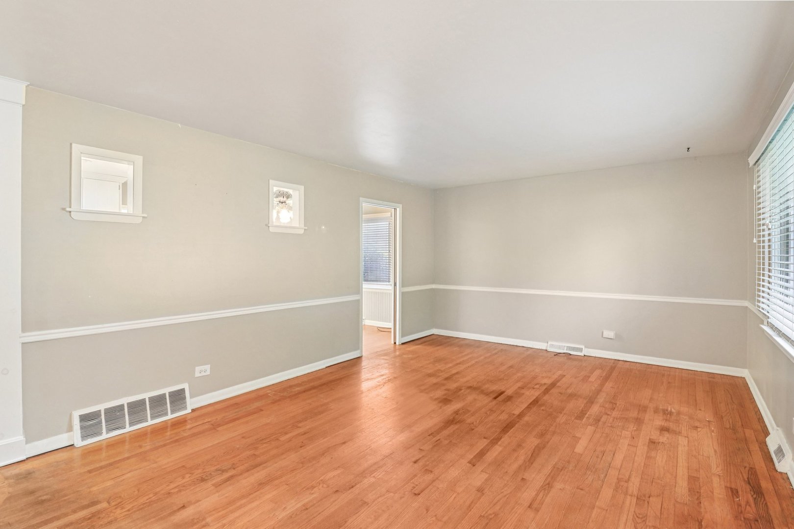 37371 N Shirley Drive, Gurnee, IL 60031
