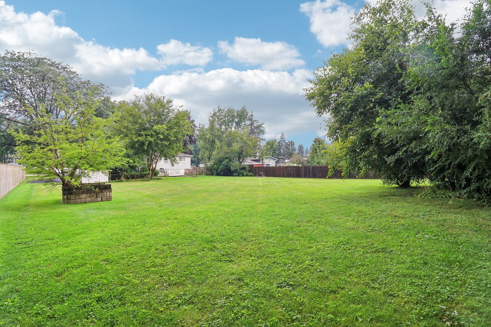37371 N Shirley Drive, Gurnee, IL 60031