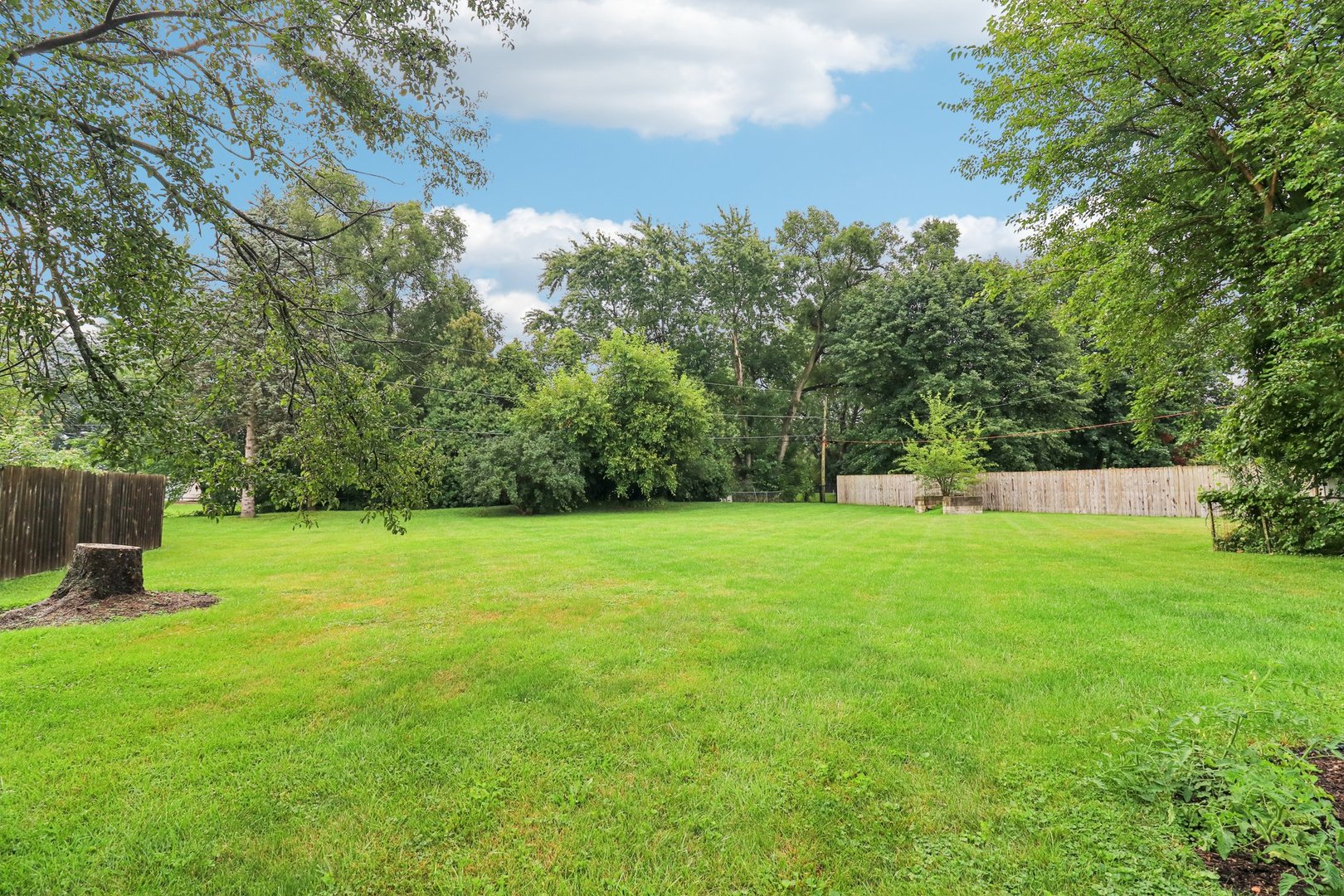 37371 N Shirley Drive, Gurnee, IL 60031