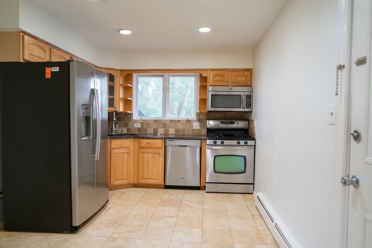 3505 Oak Park Avenue #B3, Berwyn, IL 60402