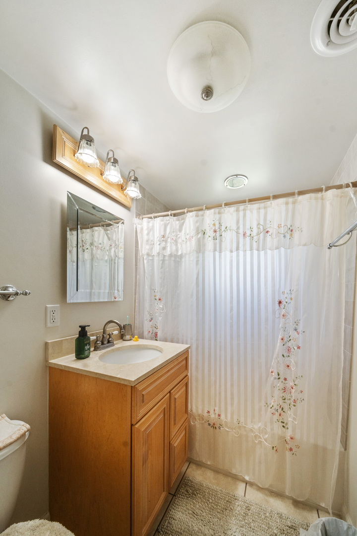 740 W Kent Avenue, Crete, IL 60417