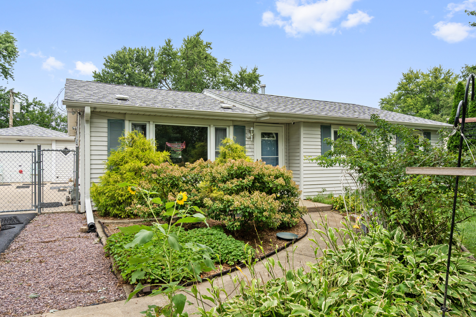 740 W Kent Avenue, Crete, IL 60417