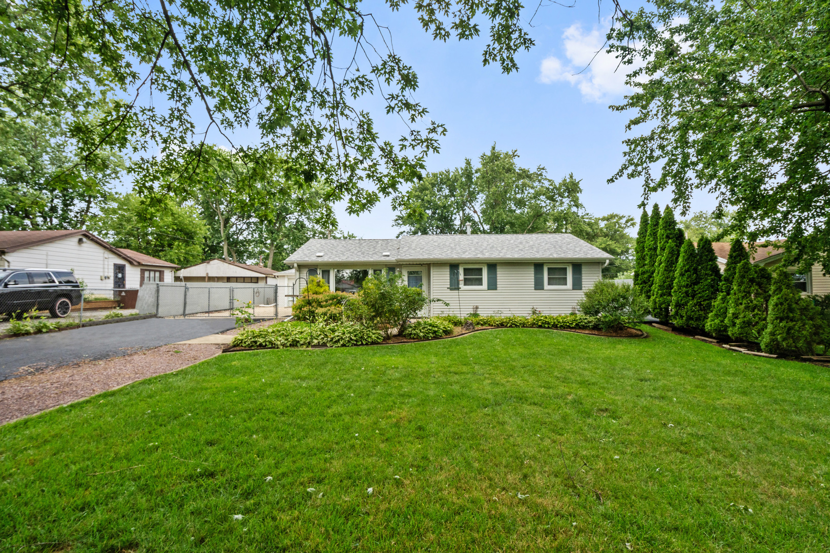740 W Kent Avenue, Crete, IL 60417