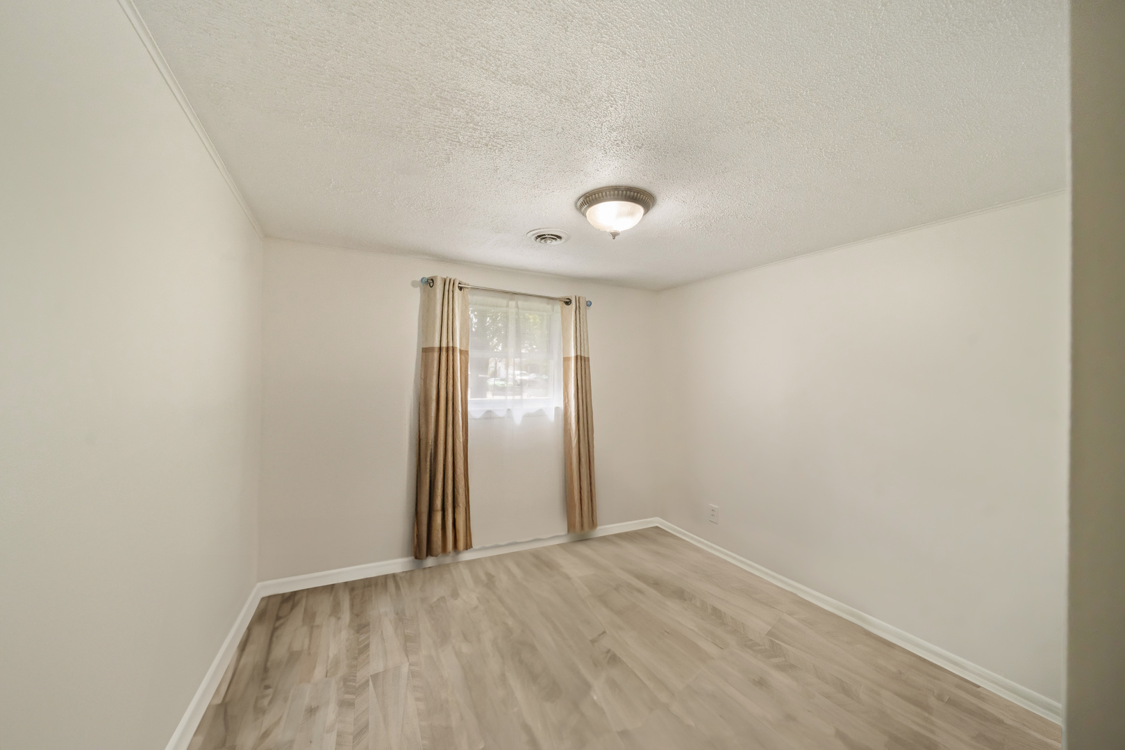 740 W Kent Avenue, Crete, IL 60417