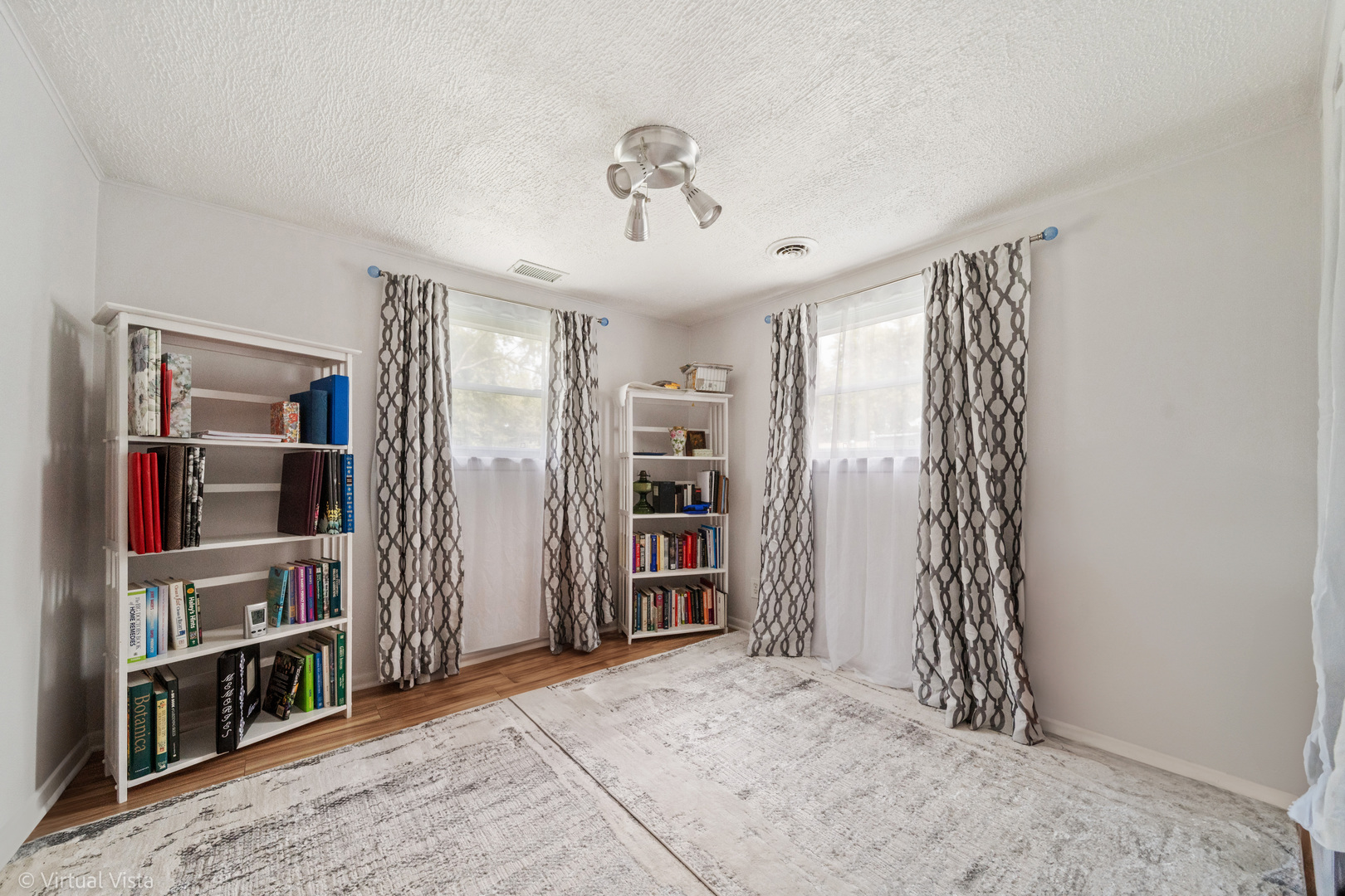 740 W Kent Avenue, Crete, IL 60417