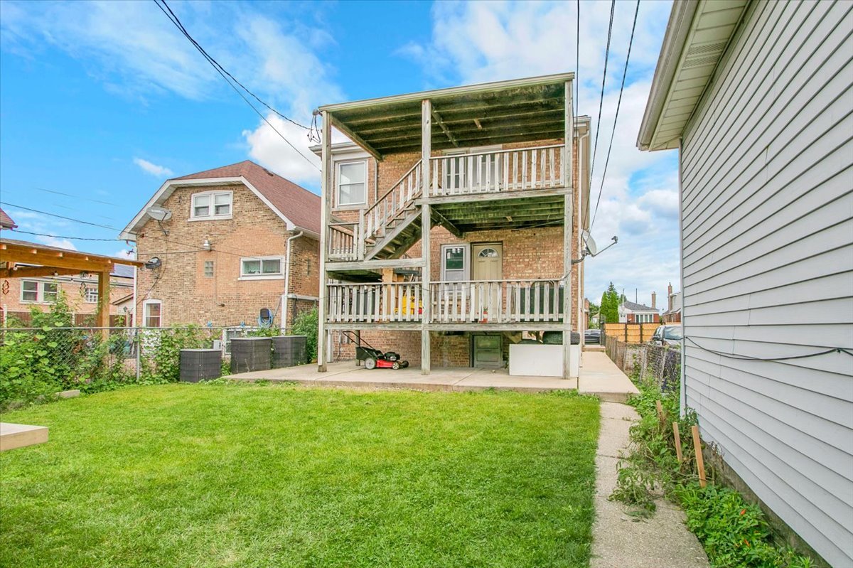5532 S Kilbourn Avenue, Chicago, IL 60629