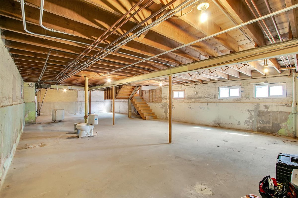 5532 S Kilbourn Avenue, Chicago, IL 60629