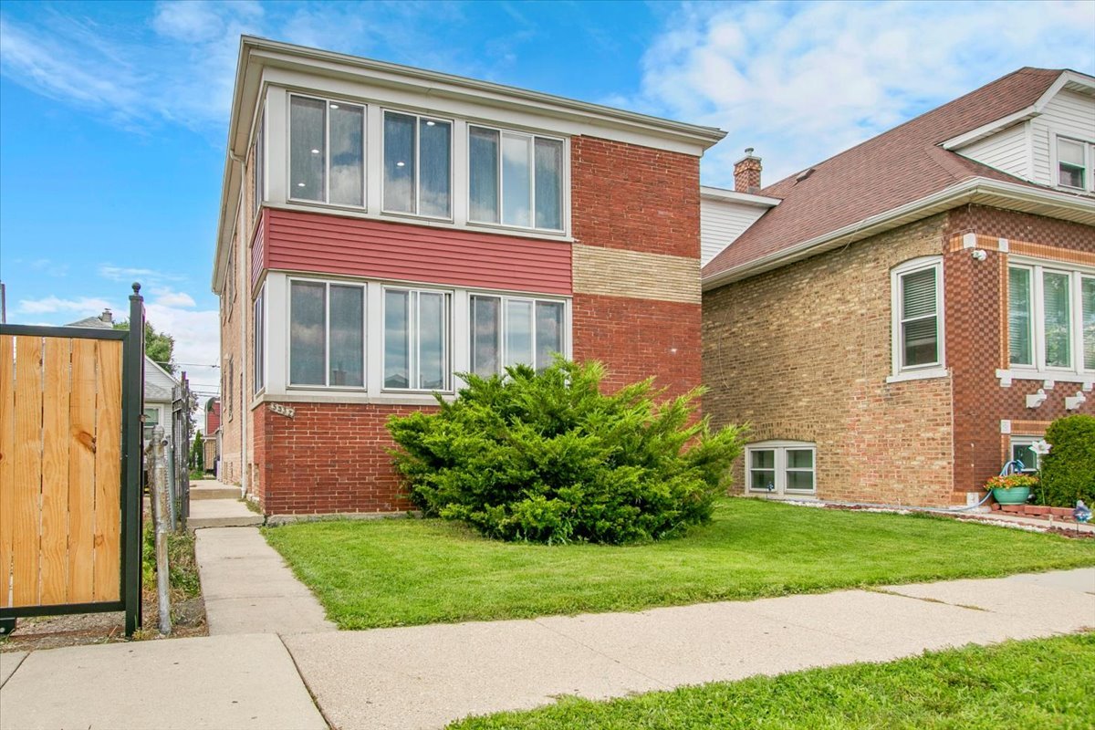 5532 S Kilbourn Avenue, Chicago, IL 60629