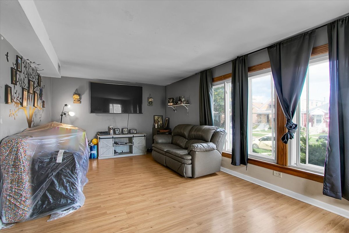 5532 S Kilbourn Avenue, Chicago, IL 60629