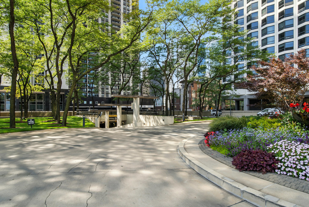 155 N Harbor Drive #1708, Chicago, IL 60601
