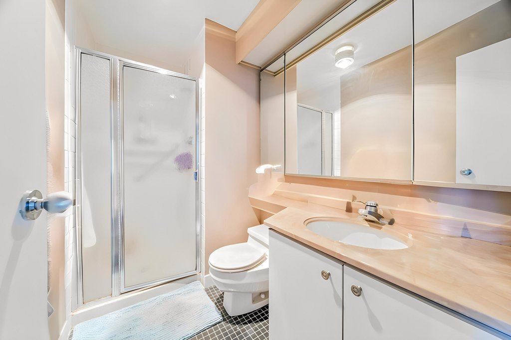 155 N Harbor Drive #1708, Chicago, IL 60601