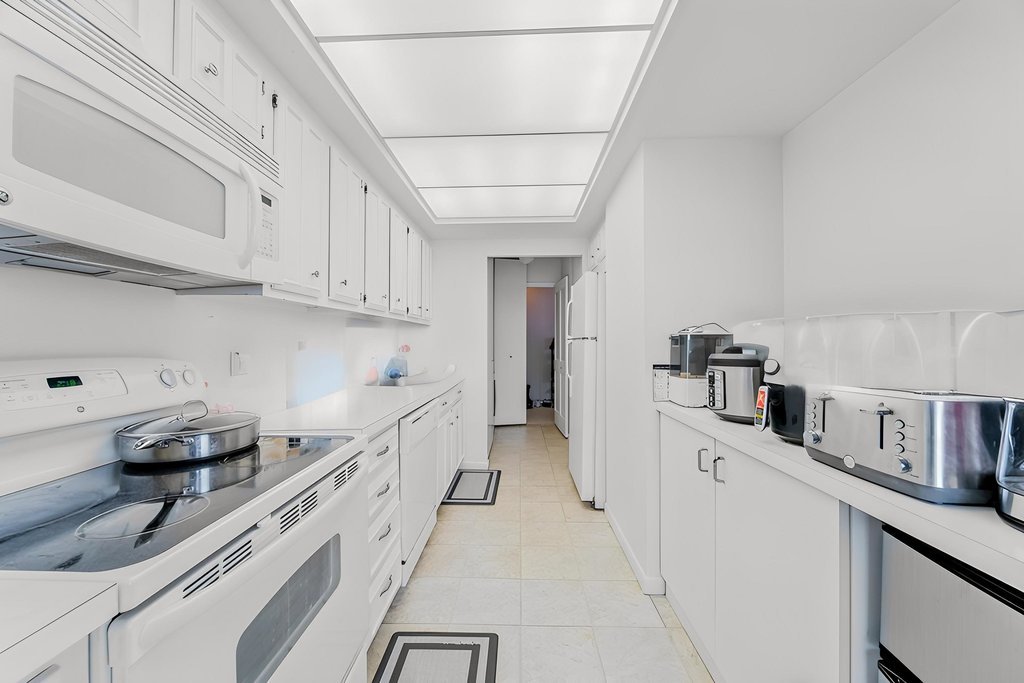 155 N Harbor Drive #1708, Chicago, IL 60601