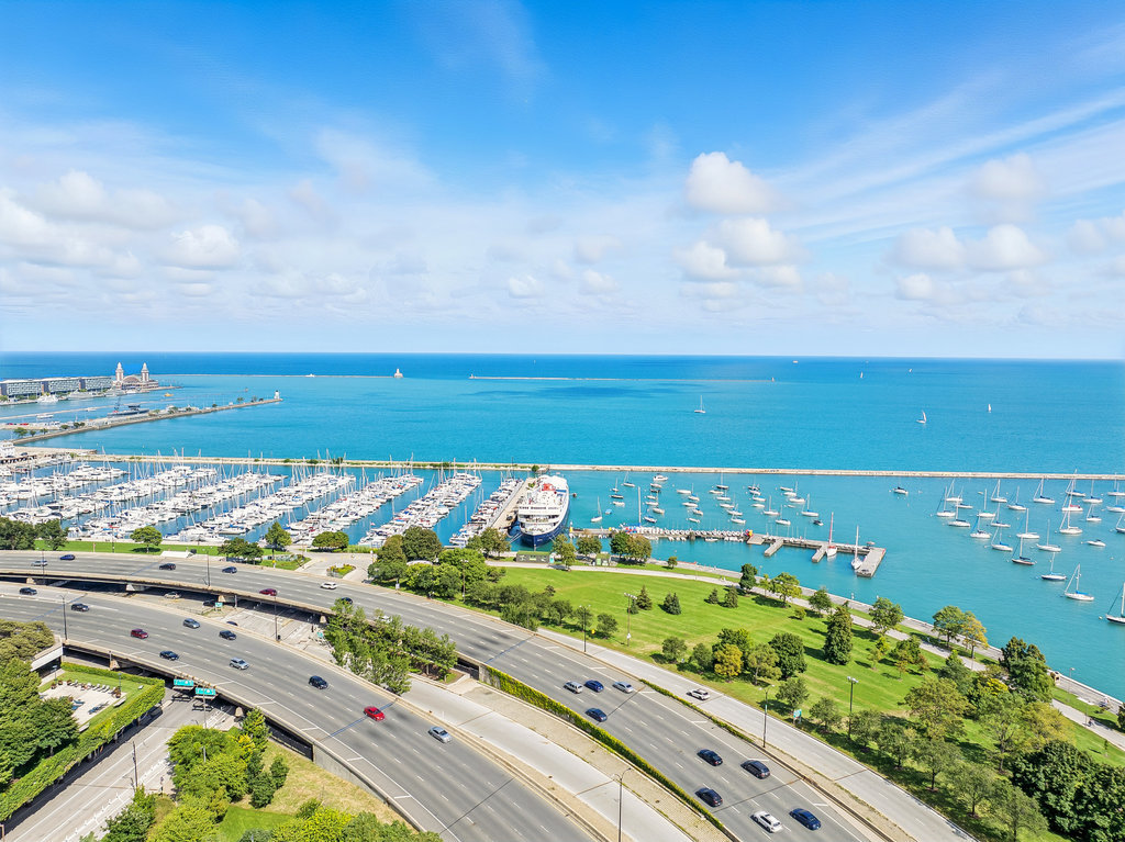 155 N Harbor Drive #1708, Chicago, IL 60601