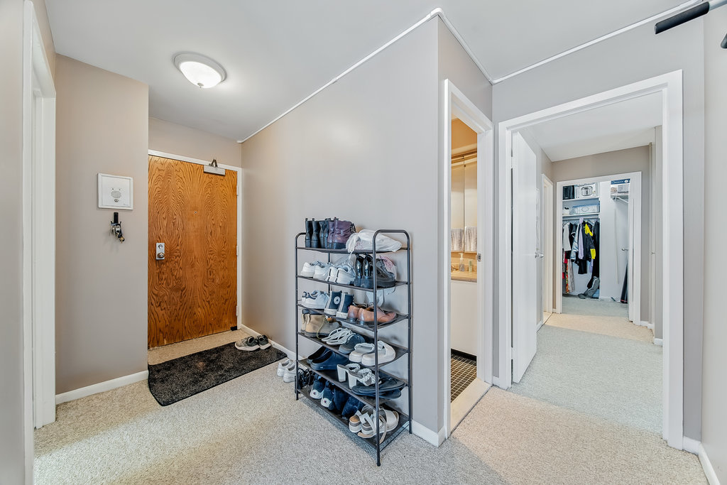 155 N Harbor Drive #1708, Chicago, IL 60601