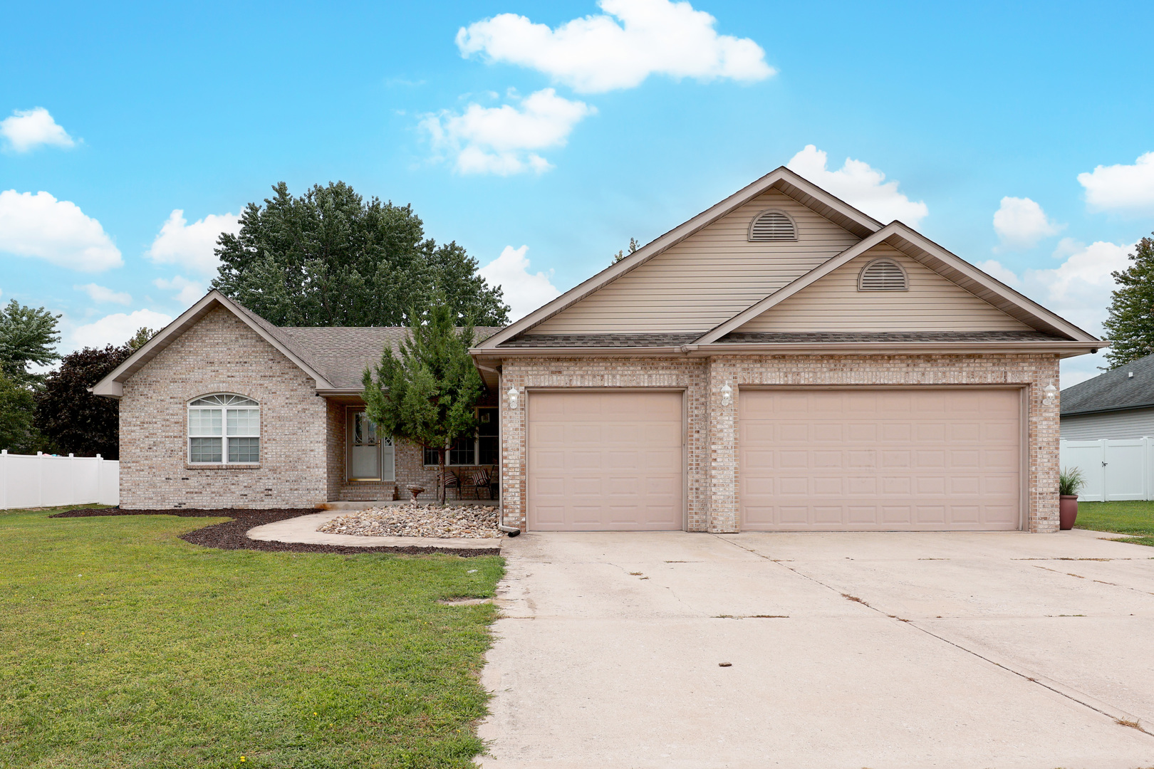1115 Crystal Lane, Diamond, IL 60416