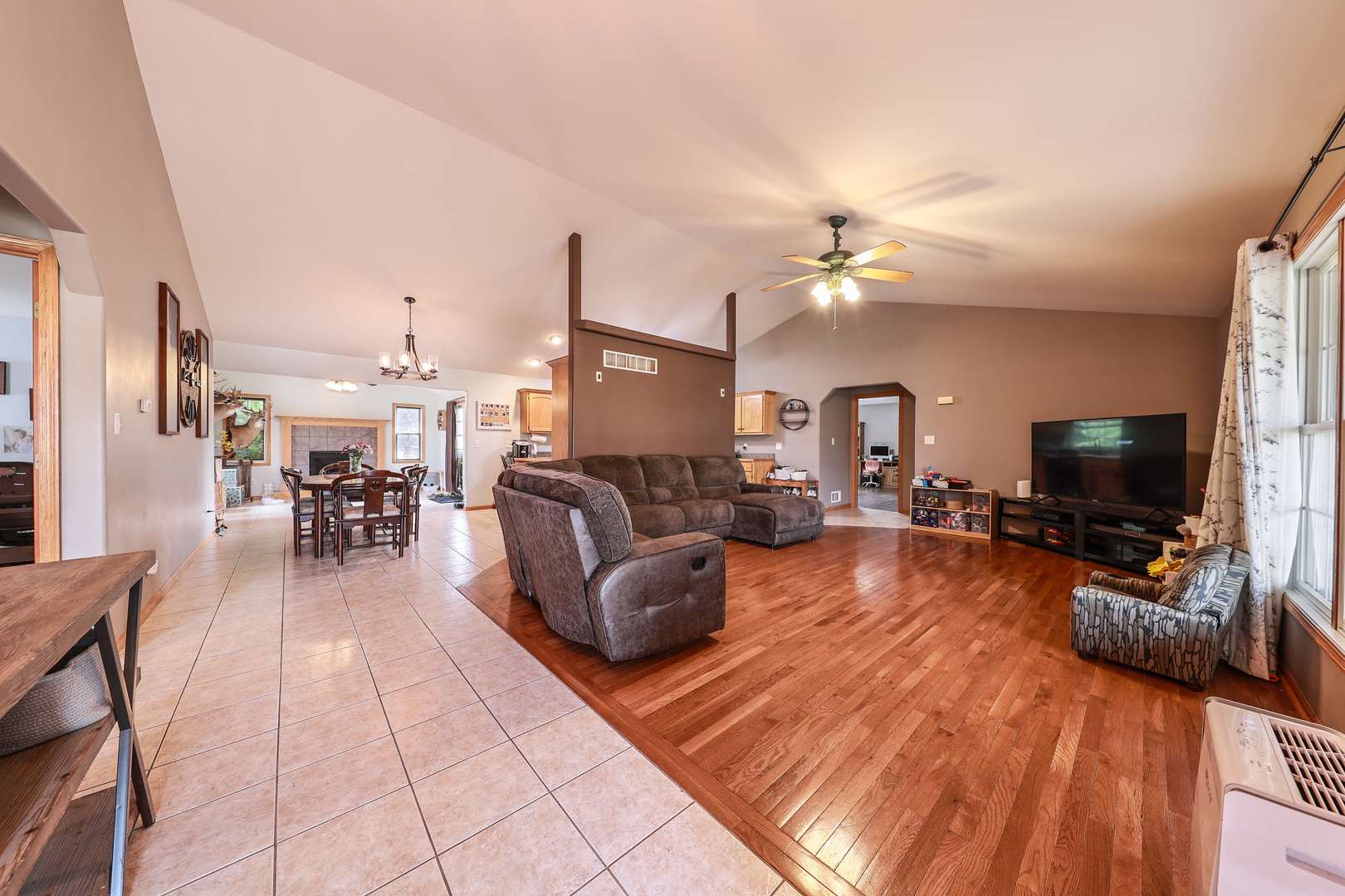 1115 Crystal Lane, Diamond, IL 60416
