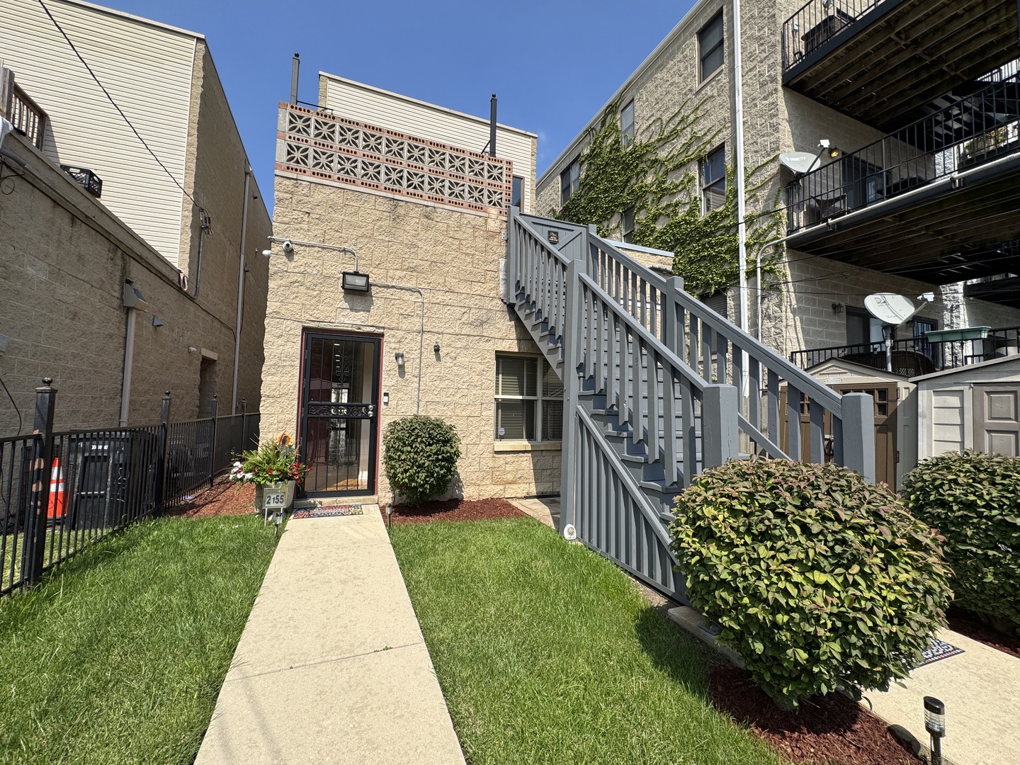 2155 W Warren Boulevard #1, Chicago, IL 60612