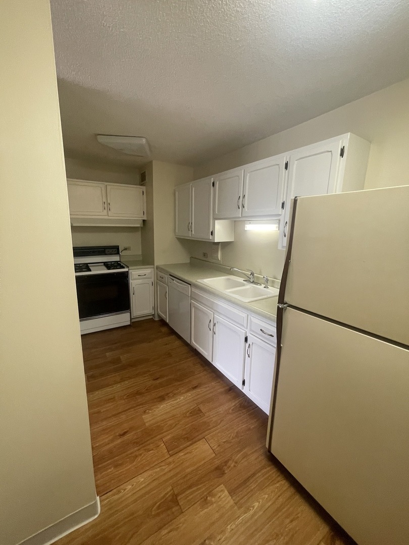 2222 S Stewart Avenue #5C, Lombard, IL 60148