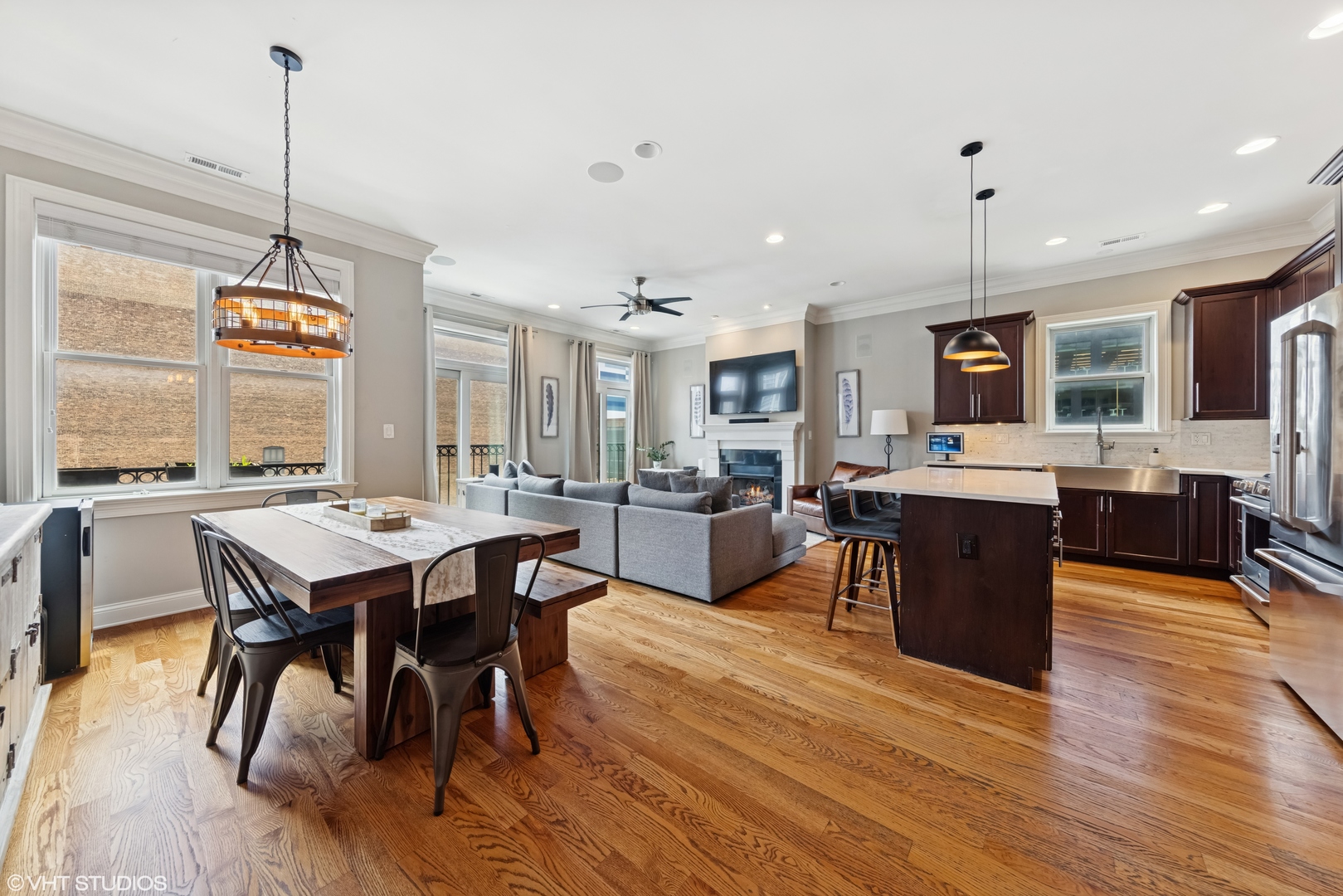 210 N Halsted Street #4, Chicago, IL 60661