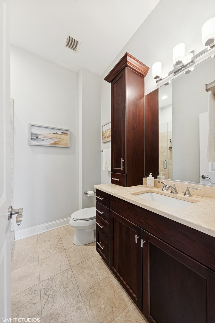 210 N Halsted Street #4, Chicago, IL 60661