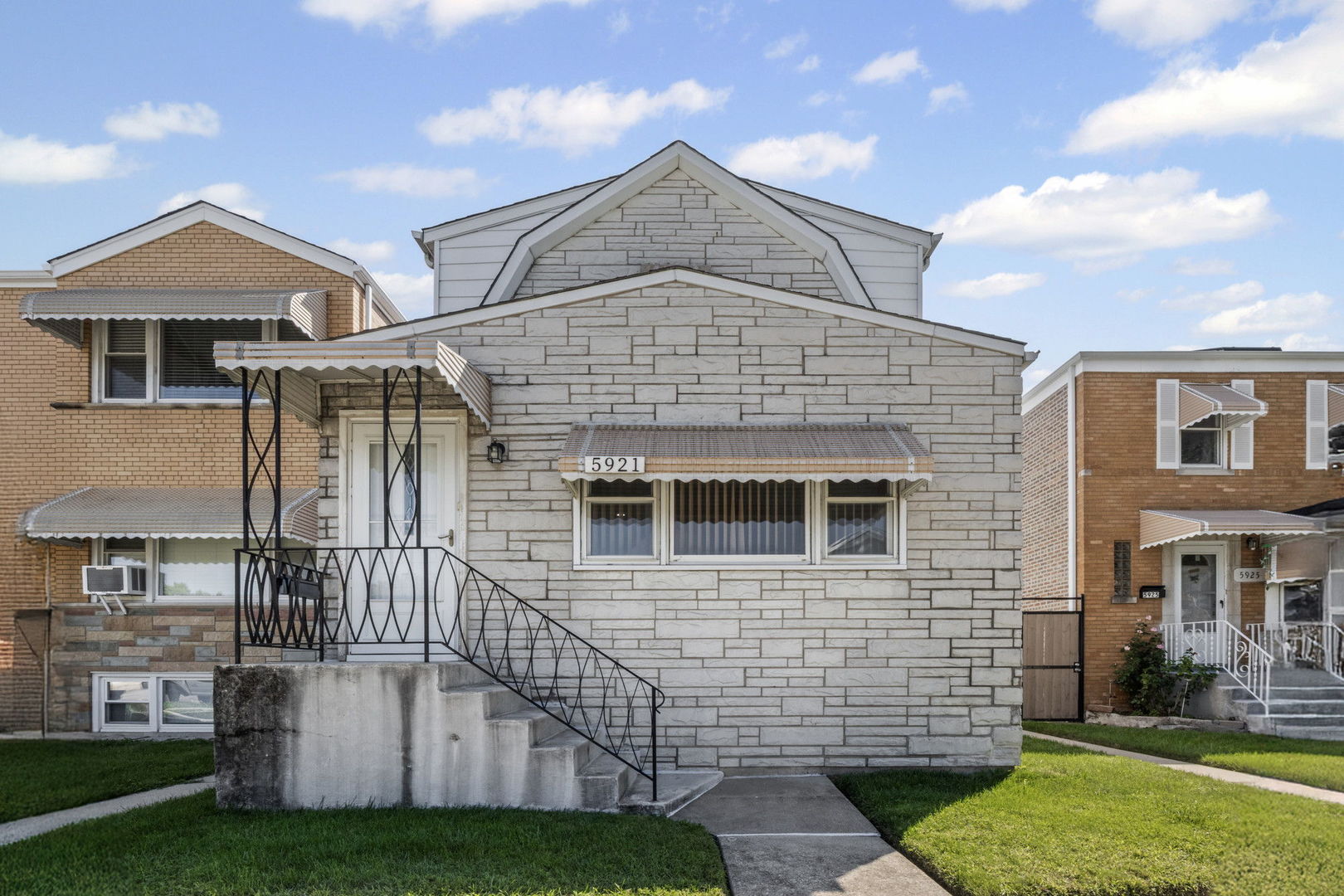 5921 S Keeler Avenue, Chicago, IL 60629