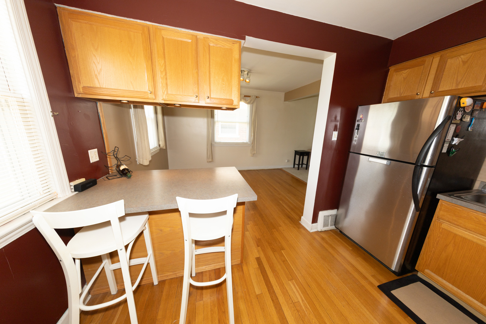 1406 Portsmouth Avenue, Westchester, IL 60154